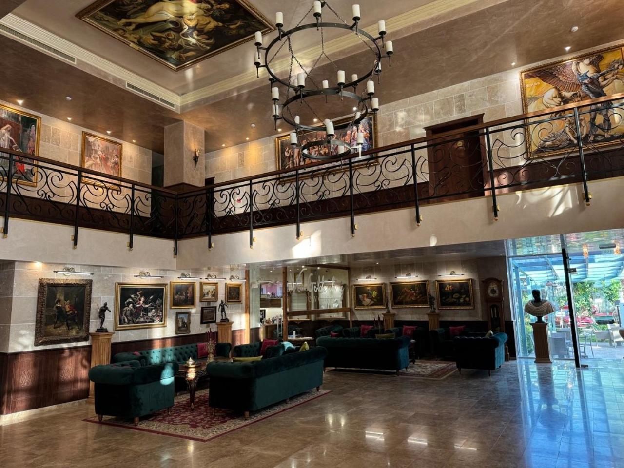 Alchemist Residence Von Goldenburg Belashtitsa Buitenkant foto