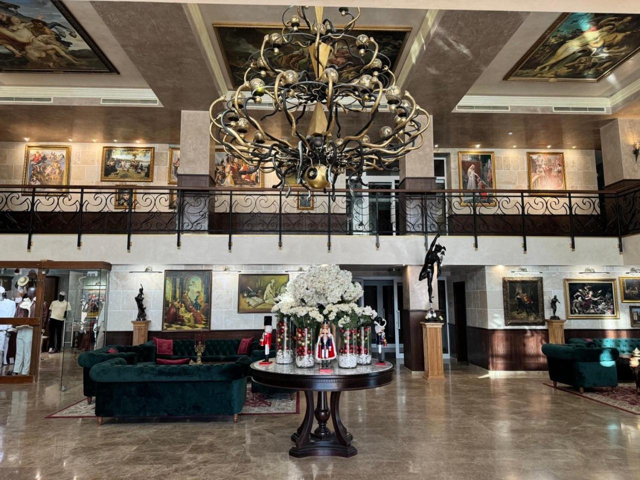 Alchemist Residence Von Goldenburg Belashtitsa Buitenkant foto